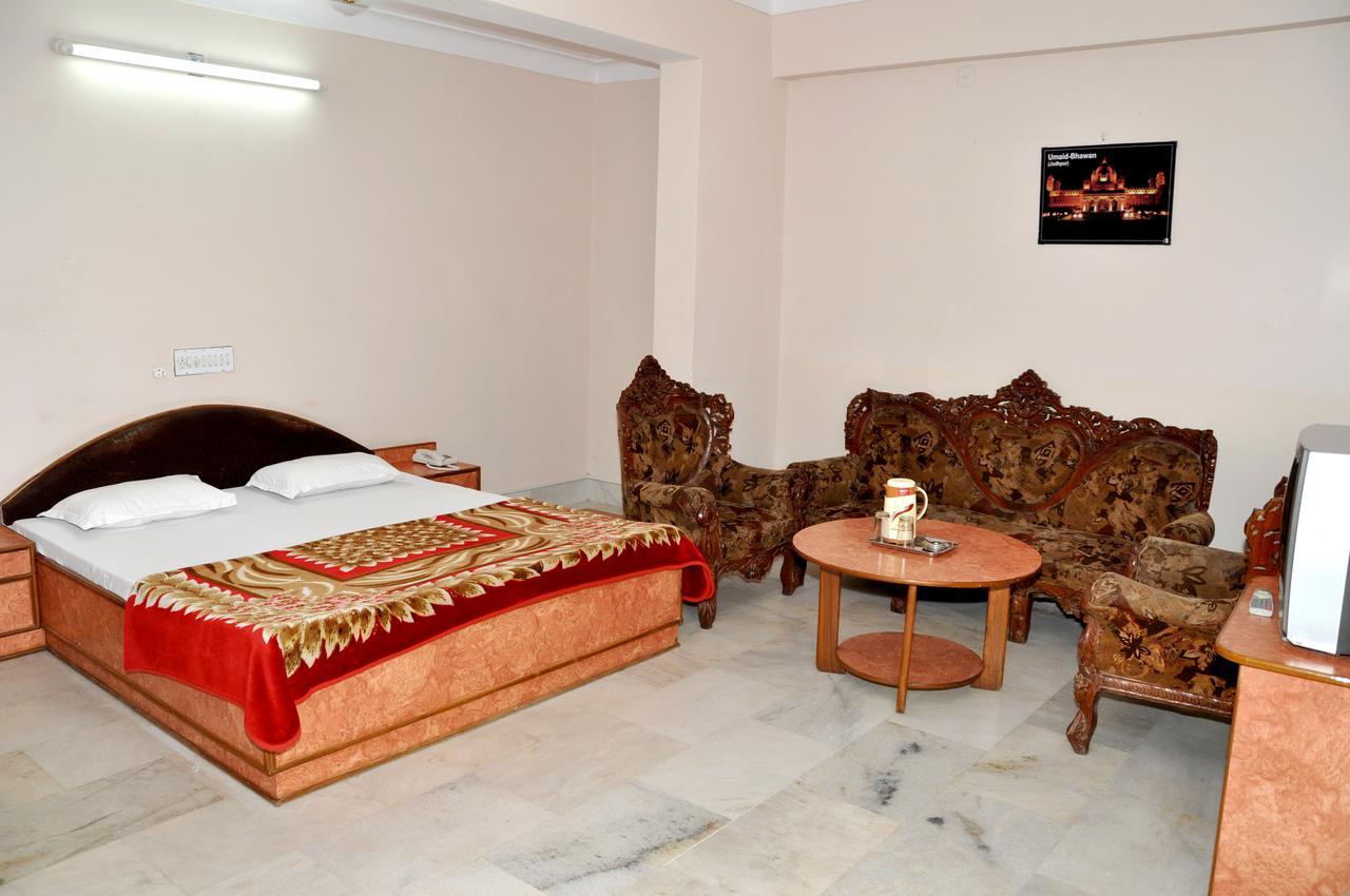 Hotel Kirti Plaza Chittorgarh Екстериор снимка
