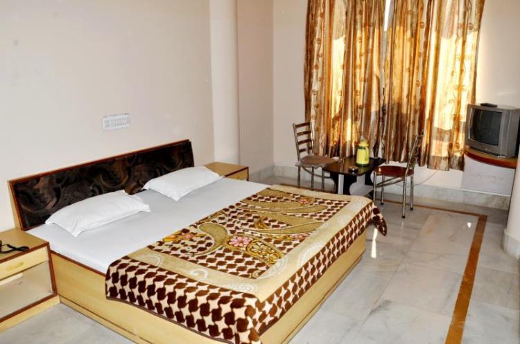 Hotel Kirti Plaza Chittorgarh Екстериор снимка